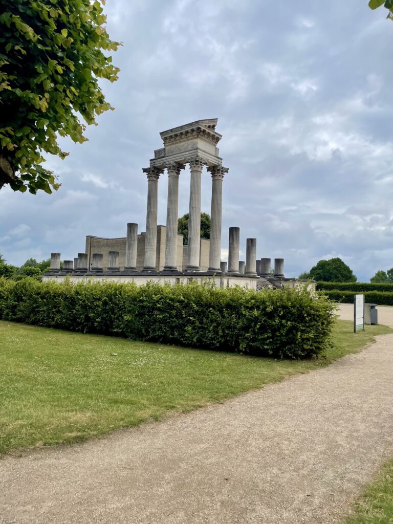 Mehr über den Artikel erfahren Abschlussausflug der vierten Klassen zum Archäologischen Park Xanten